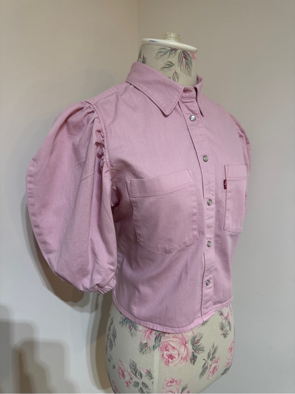Levi's Light Pink Puff-Sleeve Button-Front Shirt - Picture 5 of 16